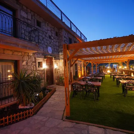 Hotel Lotus Kuecuekkoey Ayvalı